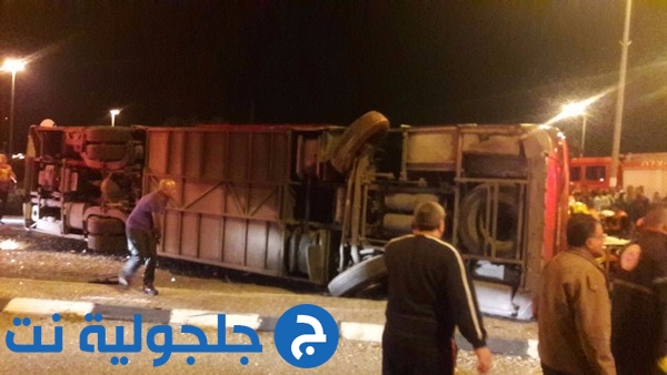 مصرع شخص واصابة 29 اخرين بجراح متفاوتة في انقلاب حافلة