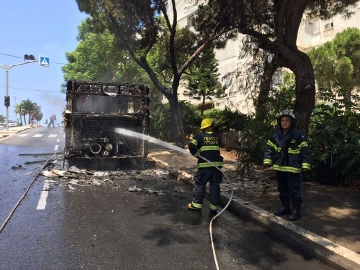 اندلاع النيران في باص ركاب إيجد دون وقوع إصابات