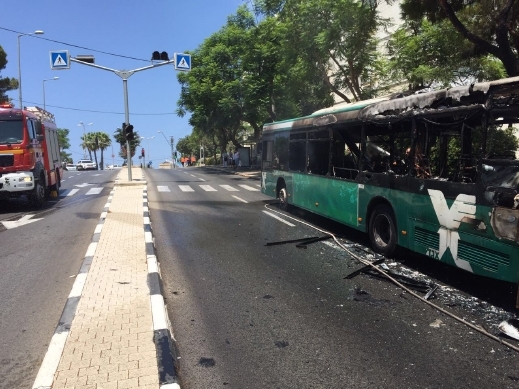اندلاع النيران في باص ركاب إيجد دون وقوع إصابات