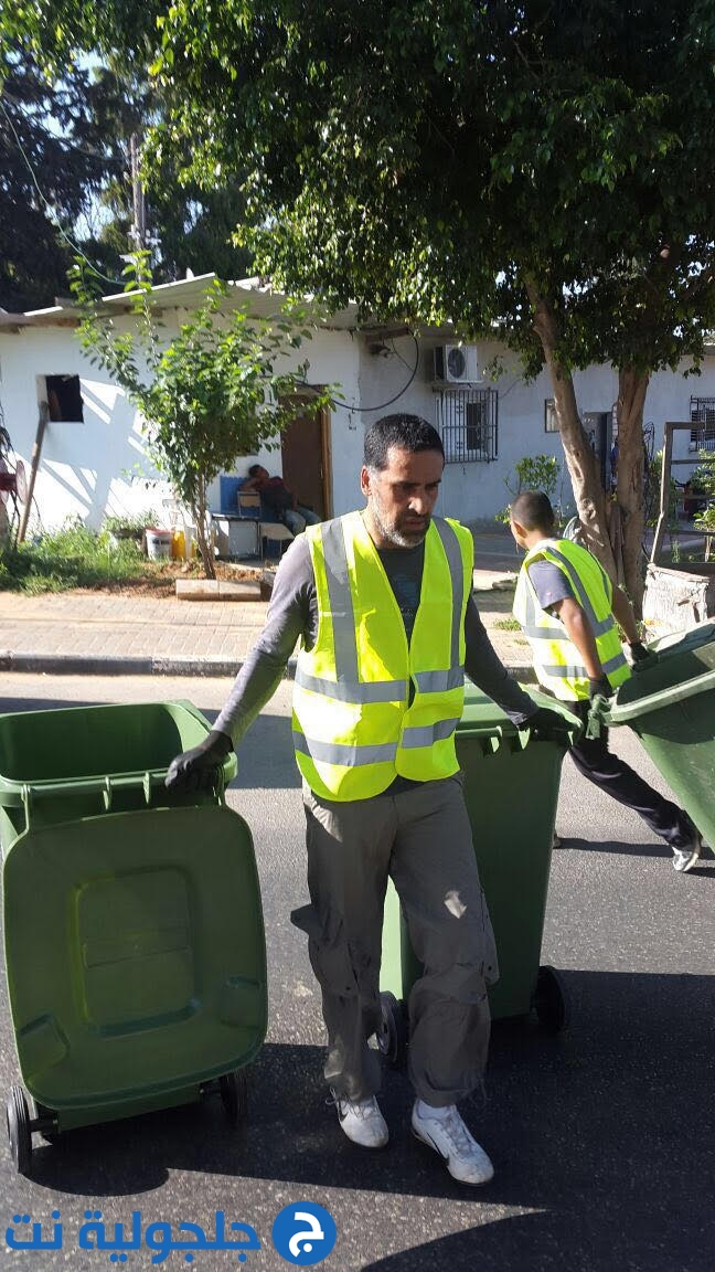 حملة لتبديل حاويات القمامة البيتية في جلجولية 