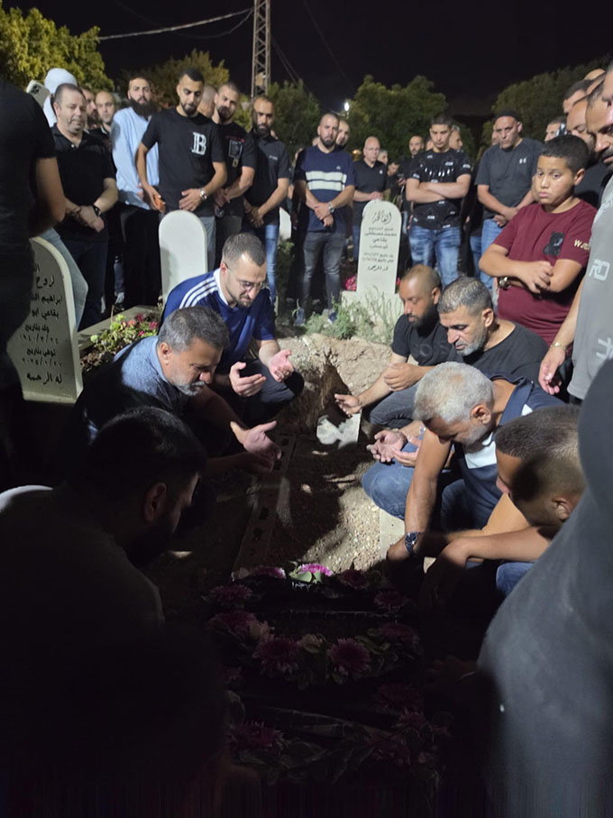 جماهير غفيرة تشيع جثمان ضحية جريمة القتل الشاب ياسر أبو الهيجاء في طمرة