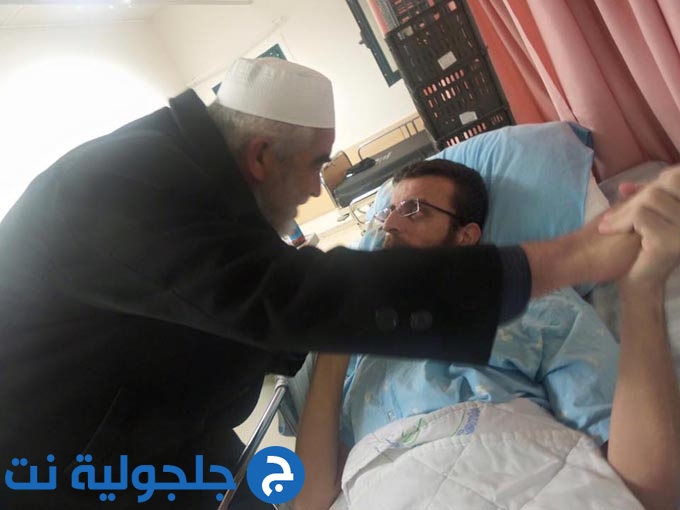يوسف الصديق والحريات تزوران الأسير القيق في مستشفى العفولة