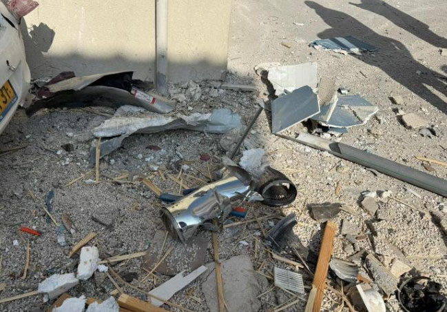 سقوط شظايا صاروخية على منزل في اكسال