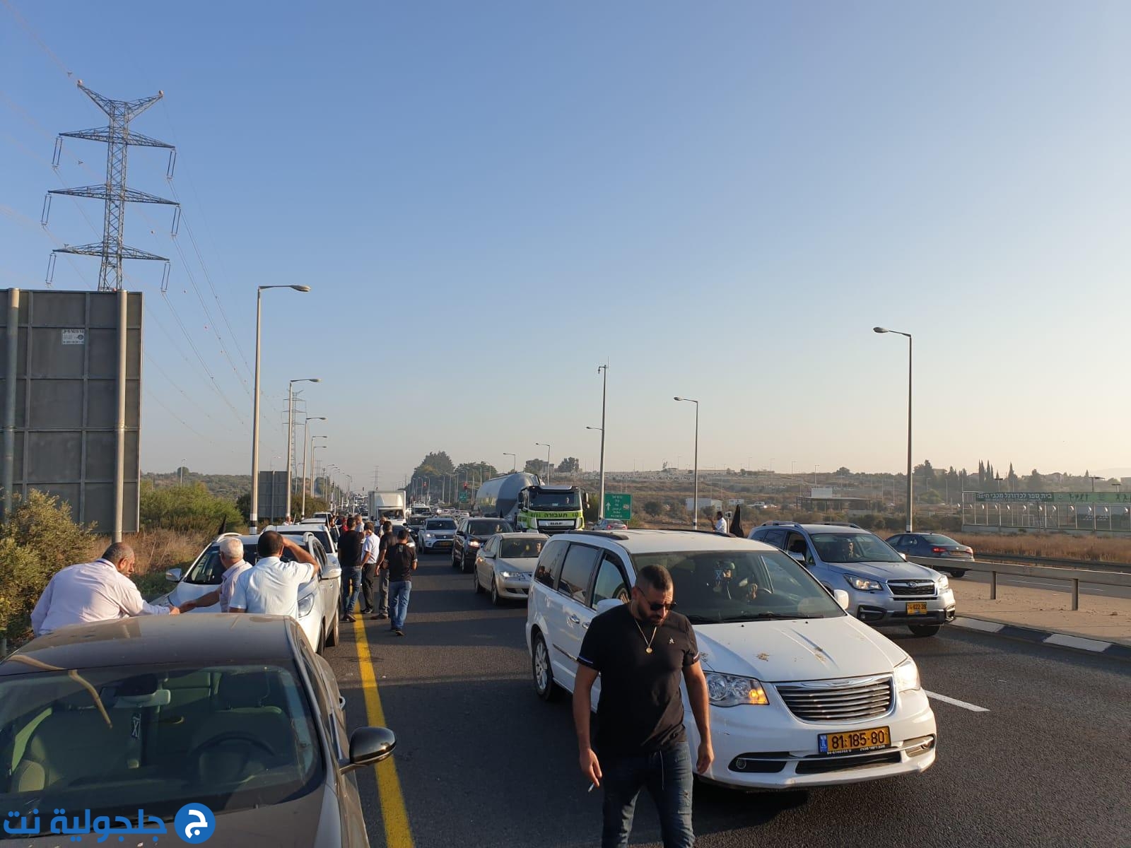 قافلة المركبات الاحتجاجية تواصل سيرها باتجاه القدس