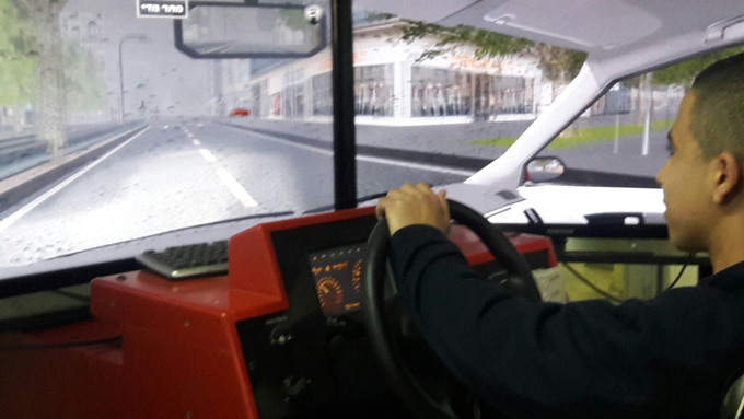 فعاليات الحذر على الطرق في مدرسة غرناطة الثانوية