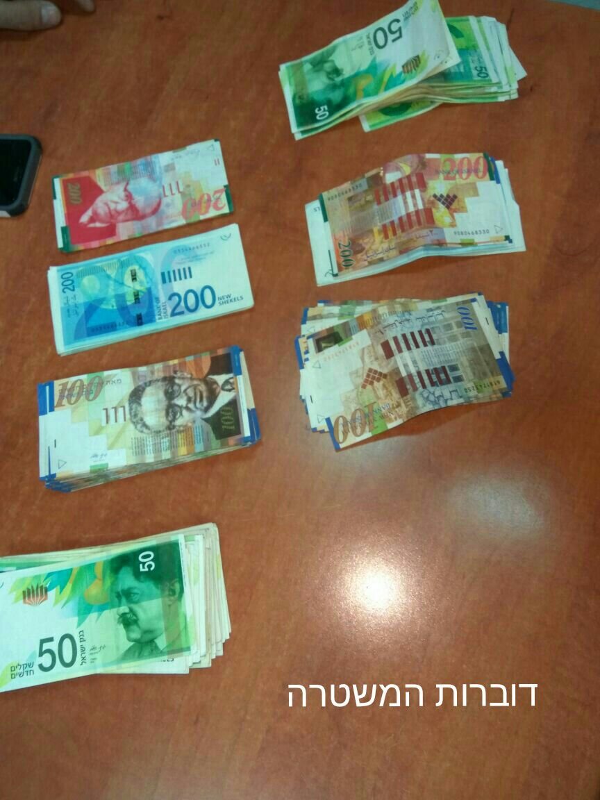 مداهمة منزل وضبطت 6 رزم من مخدر الحشيش