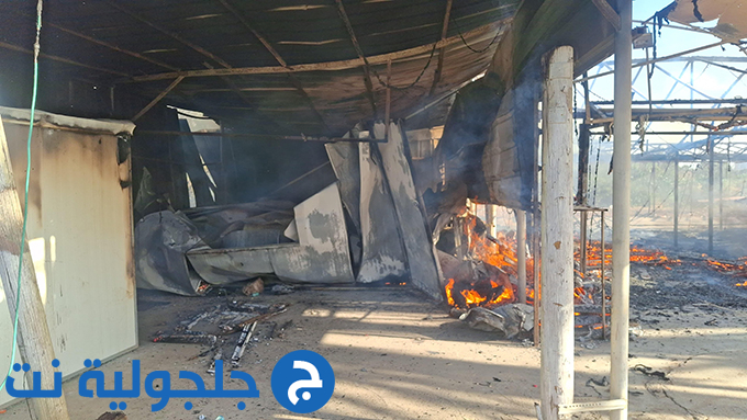 العثور على جثة شاب عربي من اللد داخل مبنى مشتعل في مدينة بيتح تكفا