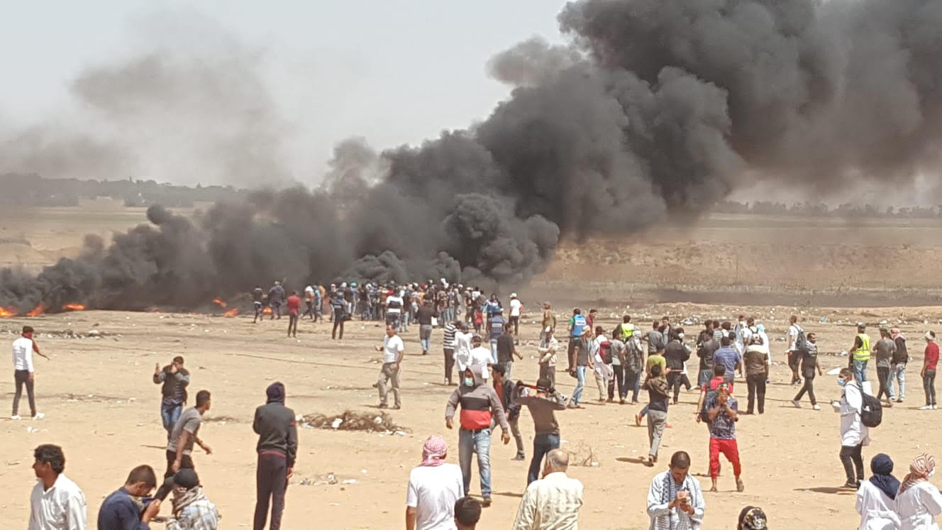 استشهاد فلسطيني وإصابة 448 برصاص الجيش الإسرائيلي
