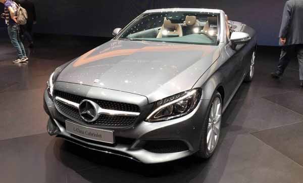 مرسيدس C-Class كابروليه تكشف عن سقفها في ظهورها الأول