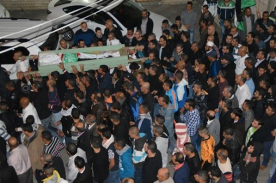 الآلاف يشاركون في تشييع جثمان الشهيد خير حمدان في كفركنا