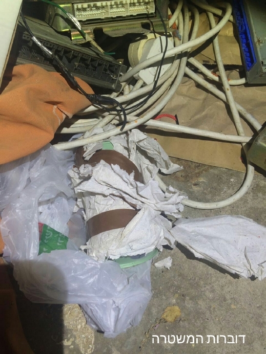 ضبط كميات كبيرة من الأسلحة خلال حملة للشرطة واعتقال مشتبهين