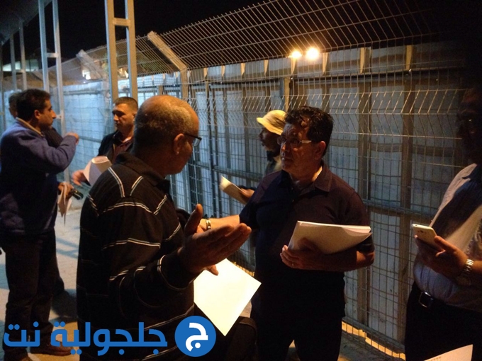 الهستدروت تلتقي العمال الفلسطينيين في فرع البناء عند حاجز قلقيلية
