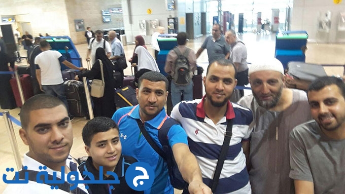 صور لمعتمري جلجولية في مطار عمان في طريقهم لأداء العمرة