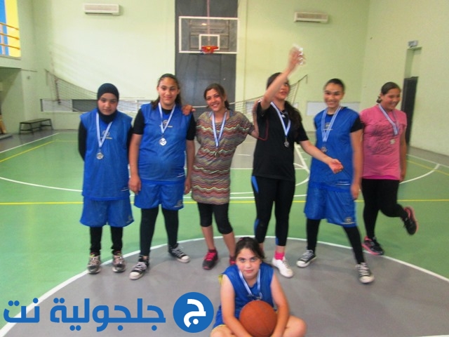 فريق كرة السلة من جلجولية يشارم في بطولة ودية في الطيبة