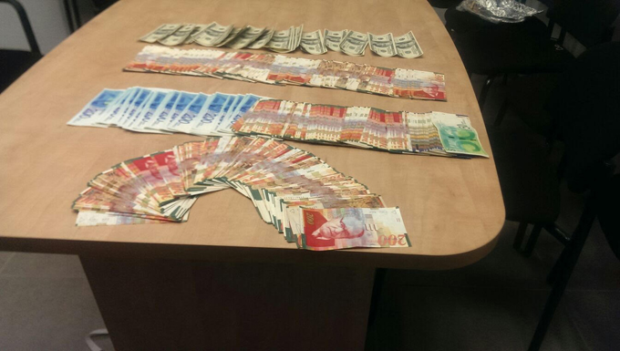 اعتقال 12 مشتبها بشبهات النصب والاحتيال 