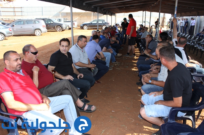 اجتماع طارئ ضد مصادرة الاراضي في جلجولية 