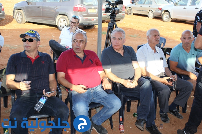 اجتماع طارئ ضد مصادرة الاراضي في جلجولية 