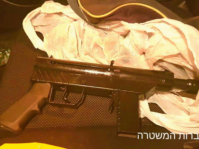 عميل شرطي سري يوقع عدد كبير من تجار مخدرات والاسلحة