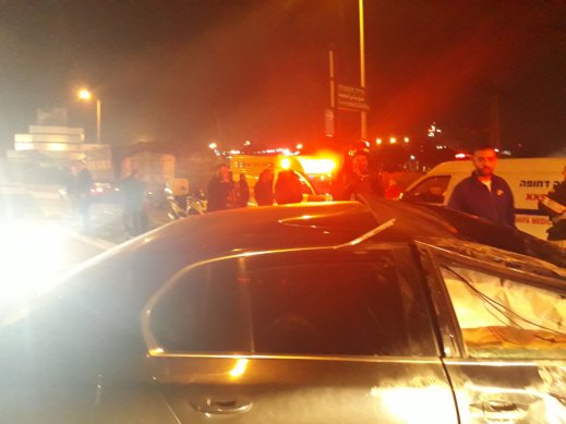 اصابة شخصين بجراح خطيرة ومتوسطة بحادث طرق