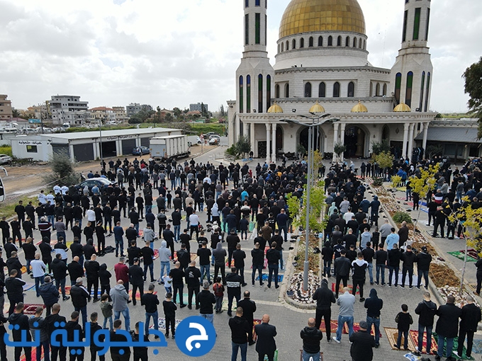 الالاف يتظاهرون في جلجولية احتجاجًا على مقتل الطالب محمد عدس