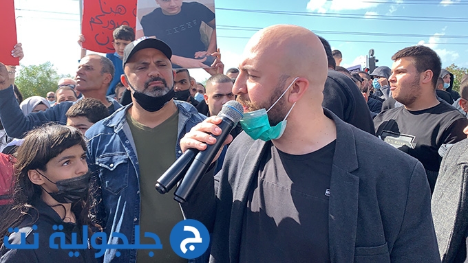 الالاف يتظاهرون في جلجولية احتجاجًا على مقتل الطالب محمد عدس