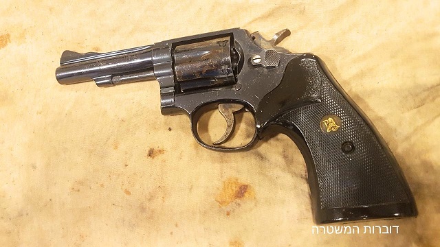 ضبط اسلحة خلال مطاردة واعتقال مشتبهين