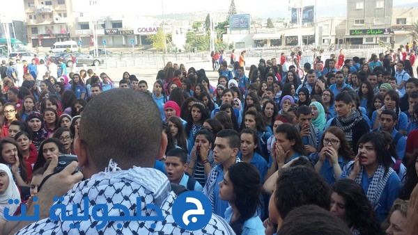 طلاب سخنين يرفعون أعلام فلسطين تضامنا مع الأقصى