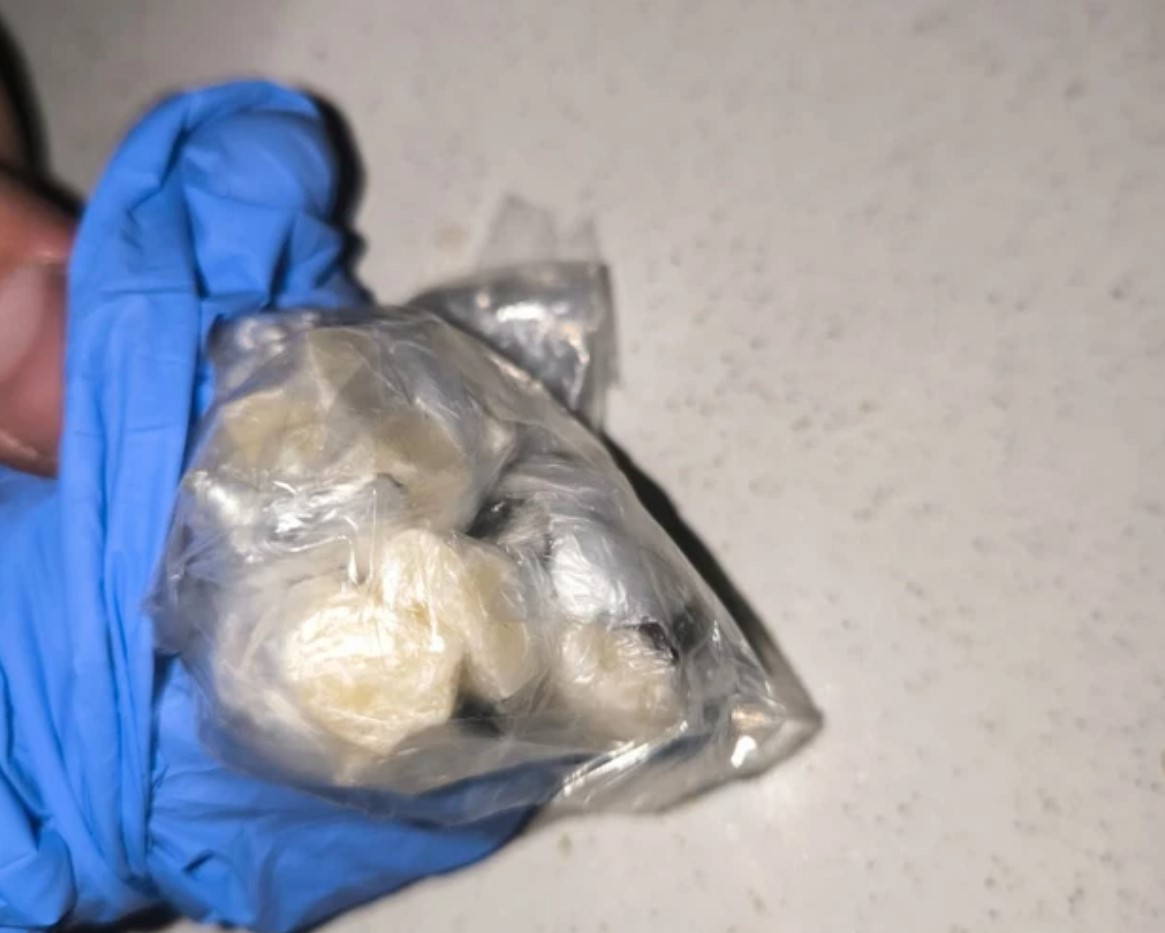 ضبط أسلحة وذخيرة ومخدرات واعتقال 12 مشتبهاً من اللد والرملة والطيرة