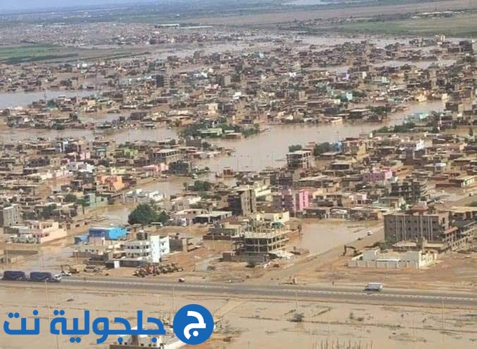 عشرات القتلى و100 ألف منزل منهار بفيضانات في السودان