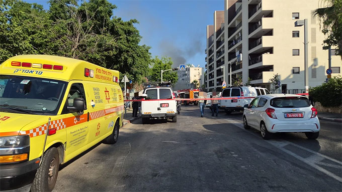 مقتل الشاب اياد غراب واصابة إبنه بجراح بانفجار سيارة في مدينة يافا