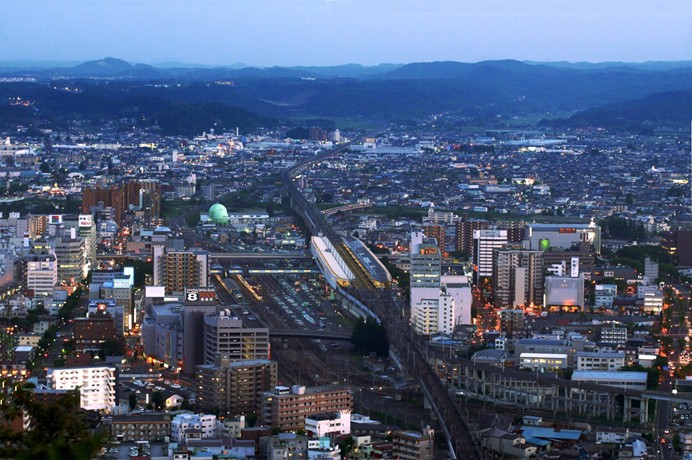 اليابان .. الطبيعة الخلابة والمدن العصرية 