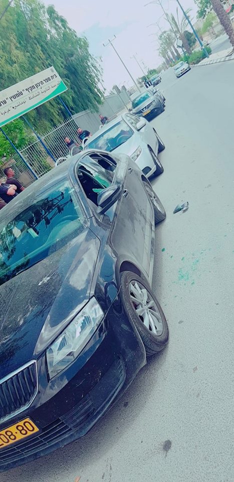  الاعتداء على سيارة مدير مدرسة ثانوية في عرعرة النقب 