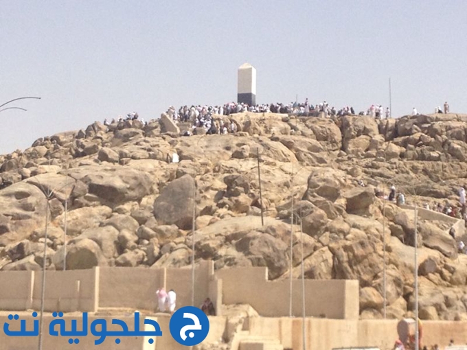 صور من زيارة معتمري جلجولية لجبل عرفات و جبل أحد