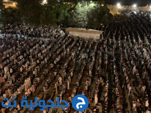 اكثر من 400 ألف مصلٍ ‬يشاركون بإحياء ليلة القدر بالمسجد الأقصى في مدينة القدس