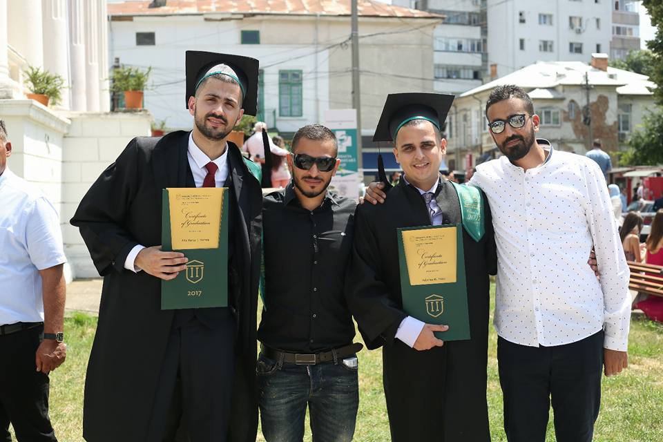 جامعة ياش في رومانيا تخرج 50 طبيبا جديدا من البلاد 