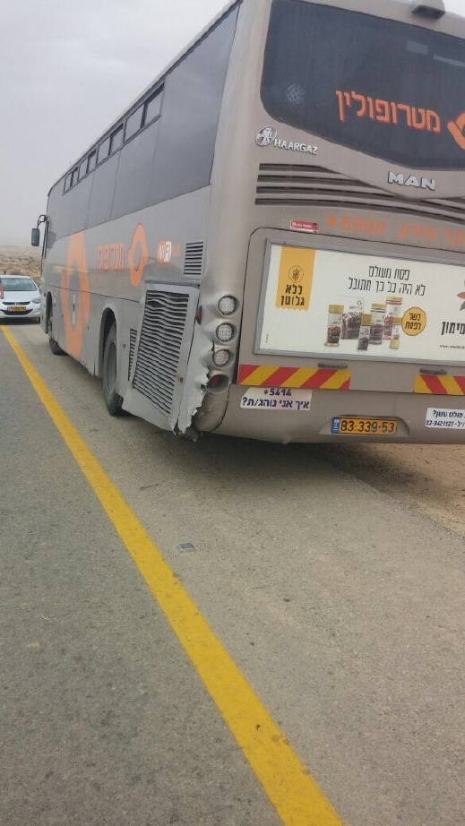 إصابات متفاوتة بينها بالغة الخطورة في حادث طرق بين حافلة وسيارة