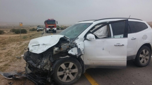 إصابات متفاوتة بينها بالغة الخطورة في حادث طرق بين حافلة وسيارة