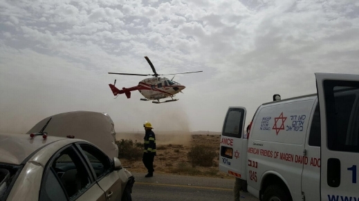 إصابات متفاوتة بينها بالغة الخطورة في حادث طرق بين حافلة وسيارة