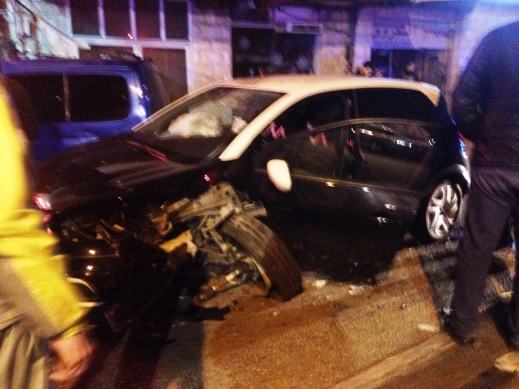 اصابة خمسة اشخاص بجراح متفاونة في حادث طرق 