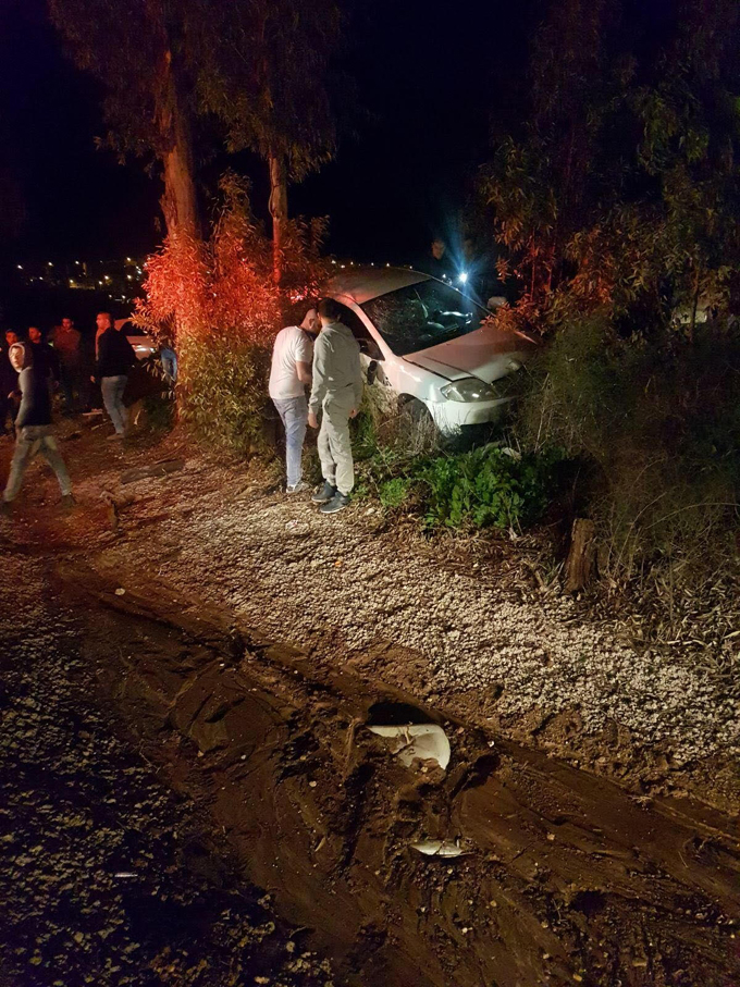 اصابة شابين  بجراح متفاوتة جراء حادث طرق ذاتي 