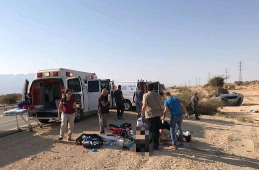 مصرع شابة واصابة آخرين في حادث طرق