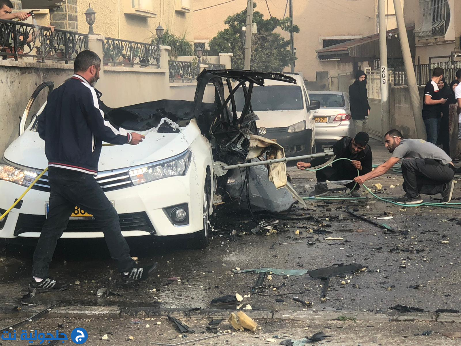 انفجار سيارة في كفر قاسم وقوات كبيرة من الشرطة تغلق مكان الحادث  