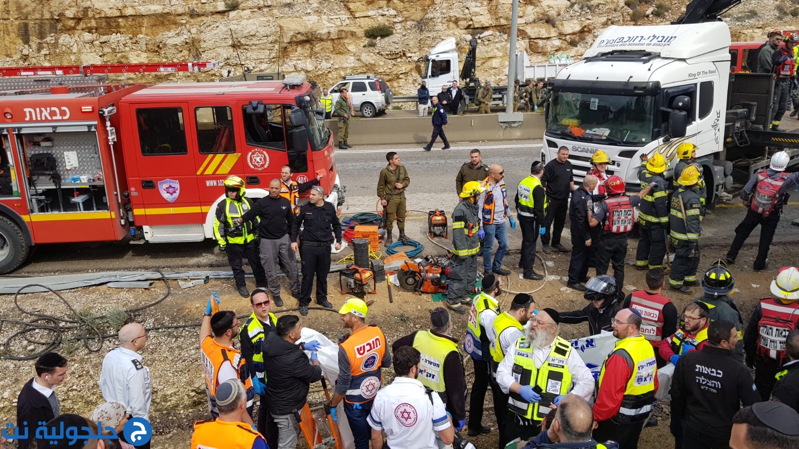 مصرع شخصين واصابة نحو 40 جراء انقلاب حافلة قرب القدس