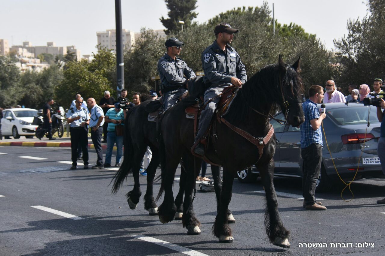 مقتل شرطي وسيدة بحادث اطلاق نار في القدس