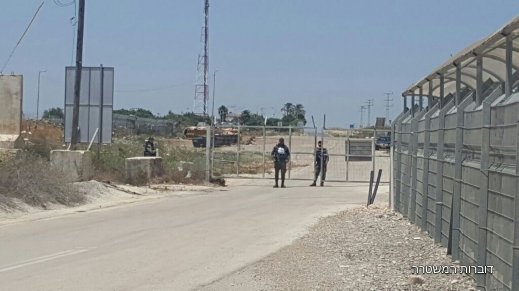 اعتقال فلسطيني يحمل عبوتين ناسفتين عند محكمة سالم العسكرية