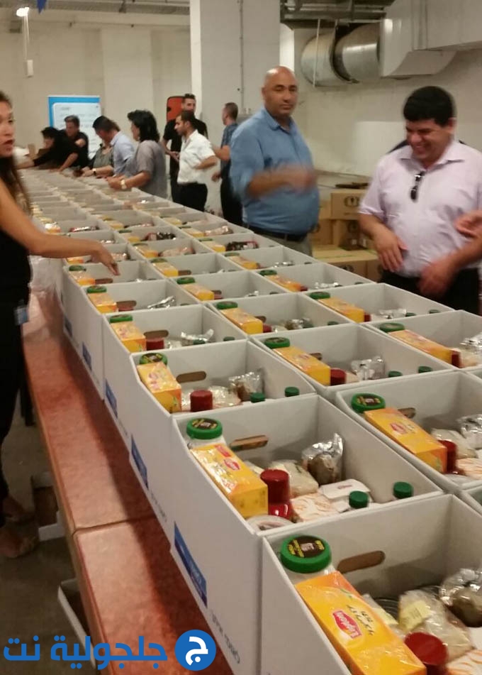 توزيع طرود غذائية من بنك لئومي بالتعاون مع مجلس جلجولية 