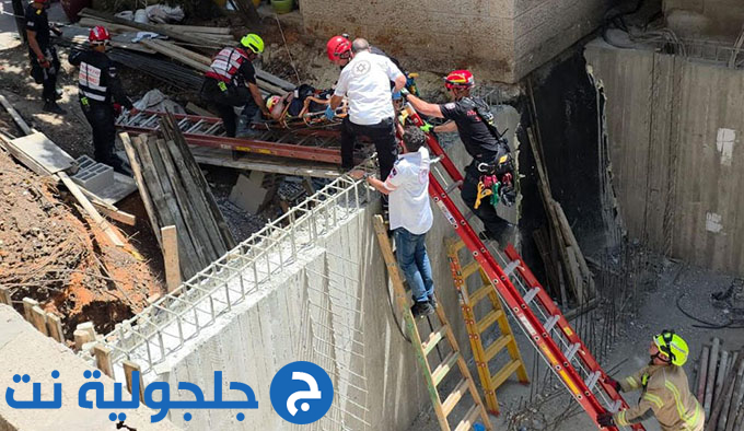 إصابة عامل بجراح خطيرة بعد سقوطه في حفرة بورشة بناء في الطيبة