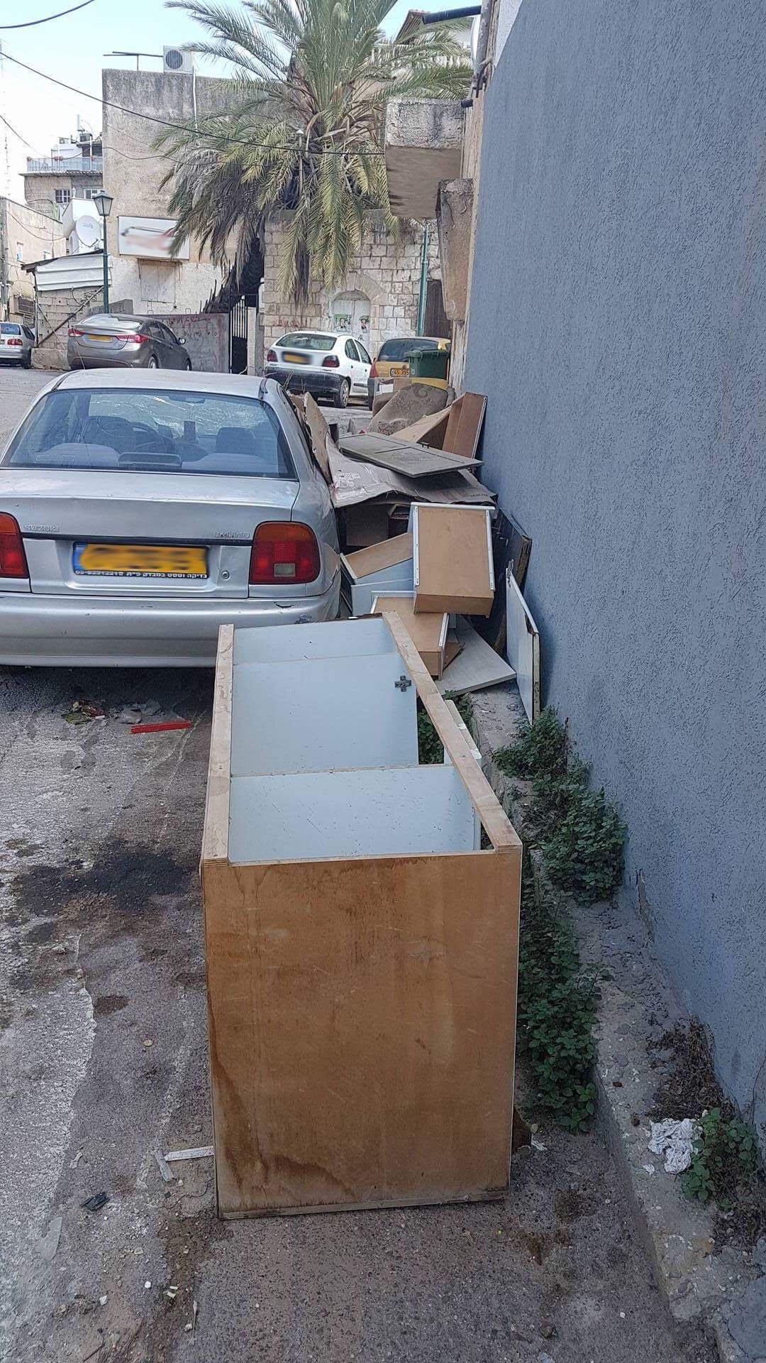 شكوى من مواطن بسبب رمي النفايات والمخلفات في الشارع
