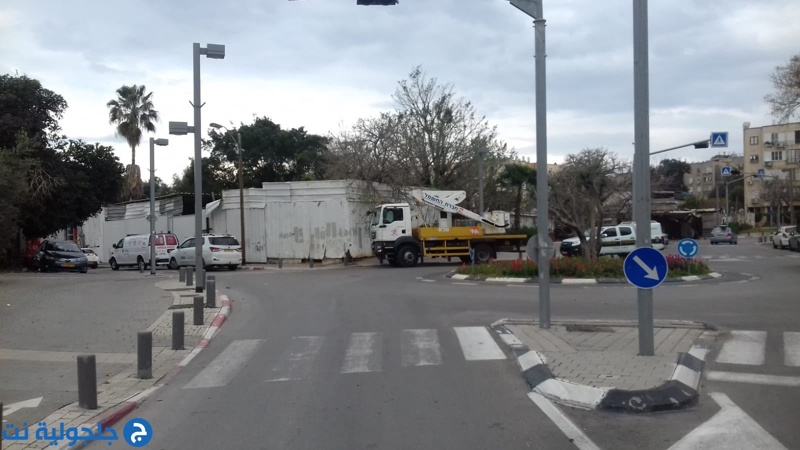 فيديو: الشرطة تداهم بيارة دكة في مدينة يافا بشكل وحشي