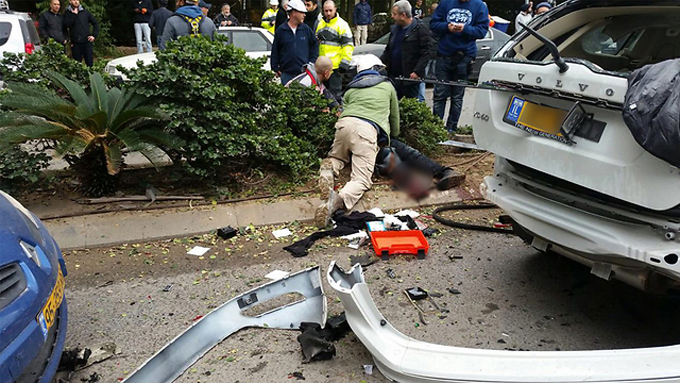 اصابة شخصين بجروح بالغة في انفجار مركبة 